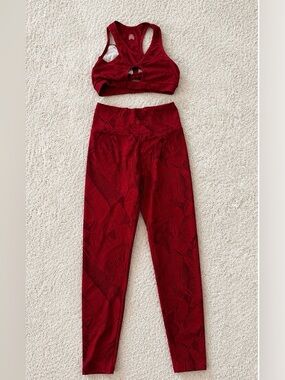 Booty by Brabants Burgundy Textured High-Rise Leggings